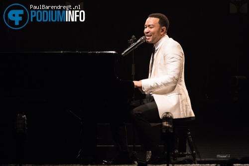 John Legend op John Legend - 30/10 - Ziggodome foto