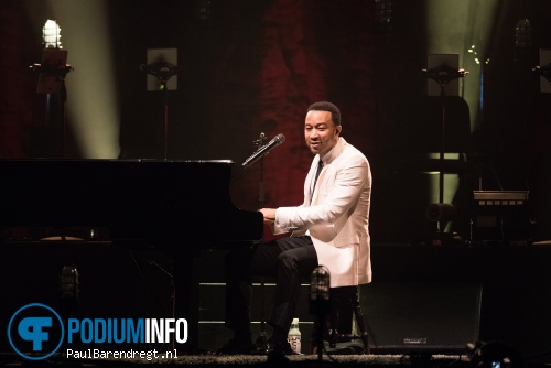 John Legend op John Legend - 30/10 - Ziggodome foto