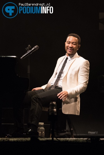 John Legend op John Legend - 30/10 - Ziggodome foto