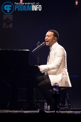 John Legend op John Legend - 30/10 - Ziggodome foto