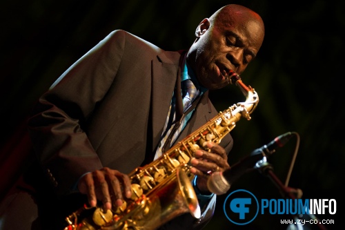 Maceo Parker op Maceo Parker - 29/10 - TivoliVredenburg foto