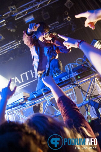 Crossfaith op Crossfaith - 4/11 - de Helling foto