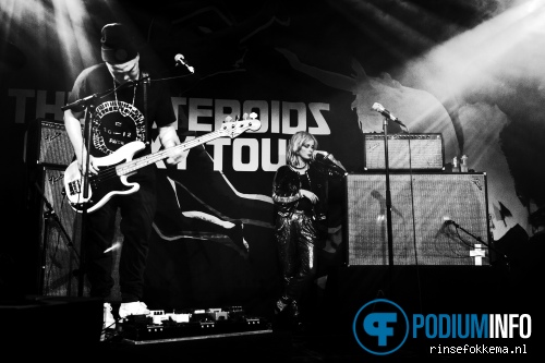 The Asteroids Galaxy Tour op The Asteroids Galaxy Tour - 7/11 Melkweg foto