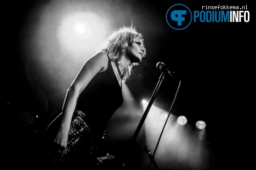 The Asteroids Galaxy Tour op The Asteroids Galaxy Tour - 7/11 Melkweg foto