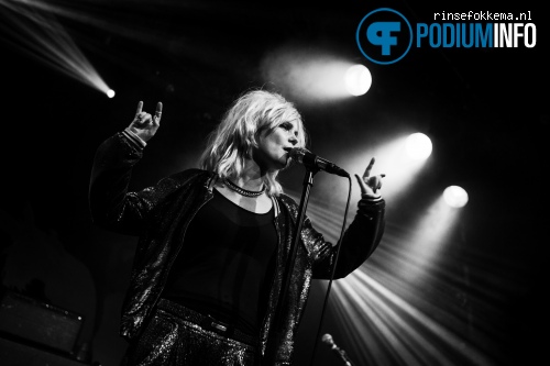 The Asteroids Galaxy Tour op The Asteroids Galaxy Tour - 7/11 Melkweg foto