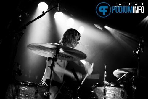 The Asteroids Galaxy Tour op The Asteroids Galaxy Tour - 7/11 Melkweg foto