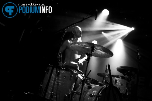 The Asteroids Galaxy Tour op The Asteroids Galaxy Tour - 7/11 Melkweg foto