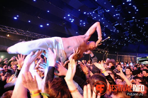 Ronnie Flex op Paaspop Schijndel 2015 - vrijdag foto