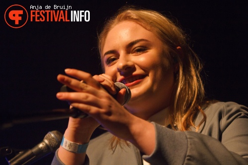 Låpsley op Motel Mozaique 2015 foto