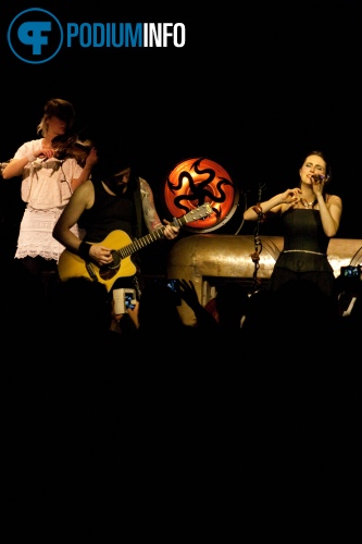 Within Temptation op Within Temptation - 21/04 - De Meenthe foto