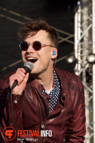 Handsome Poets op Bevrijdingsfestival Overijssel 2015 foto