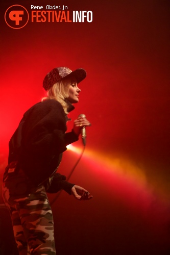 The Asteroids Galaxy Tour op Bevrijdingsfestival Overijssel 2015 foto