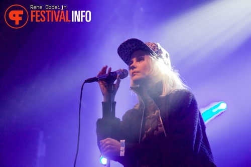 The Asteroids Galaxy Tour op Bevrijdingsfestival Overijssel 2015 foto