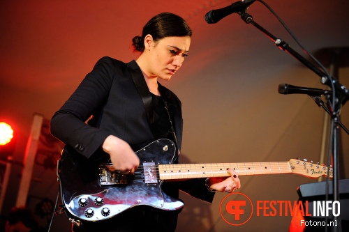 Nadine Shah op London Calling loves Concerto 2015 foto