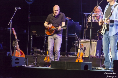Mark Knopfler op Mark Knopfler - 06/06 - Ziggo Dome foto