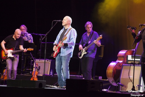 Mark Knopfler op Mark Knopfler - 06/06 - Ziggo Dome foto