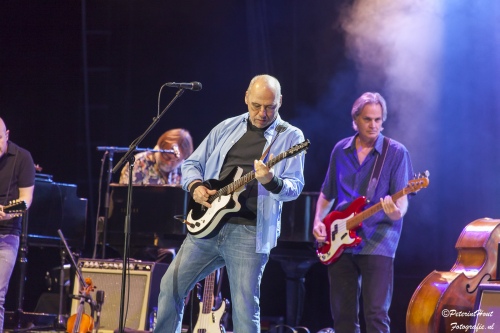 Mark Knopfler op Mark Knopfler - 06/06 - Ziggo Dome foto