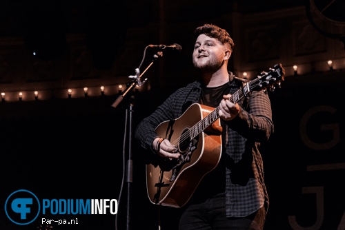 Craig Gallagher op Gavin James - 10//06 - Paradiso foto