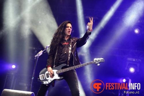 Slash feat. Myles Kennedy & The Conspirators op Pinkpop 2015 - Vrijdag foto