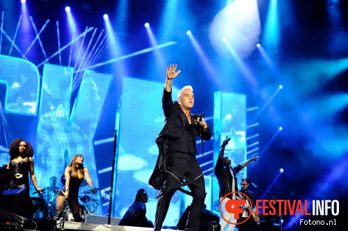 Robbie Williams op Pinkpop 2015 - Zaterdag foto