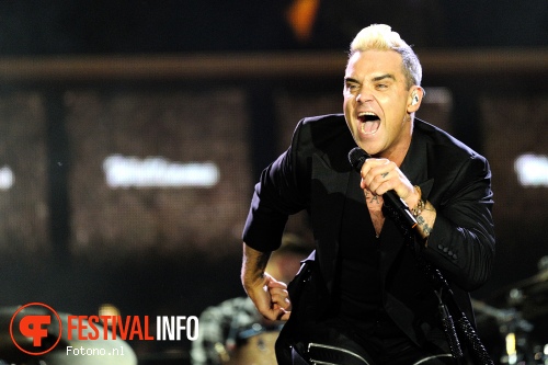 Robbie Williams op Pinkpop 2015 - Zaterdag foto