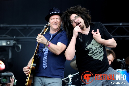 Counting Crows op Pinkpop 2015 - Zondag foto