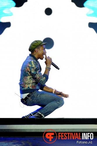 Pharrell Williams op Pinkpop 2015 - Zondag foto