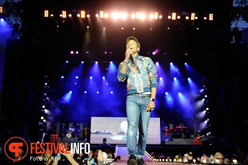 Pharrell Williams op Pinkpop 2015 - Zondag foto