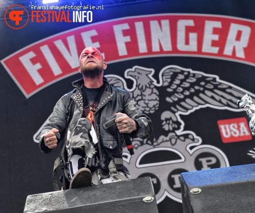 Five Finger Death Punch op Graspop Metal Meeting 2015 foto