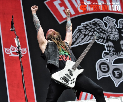 Five Finger Death Punch op Graspop Metal Meeting 2015 foto