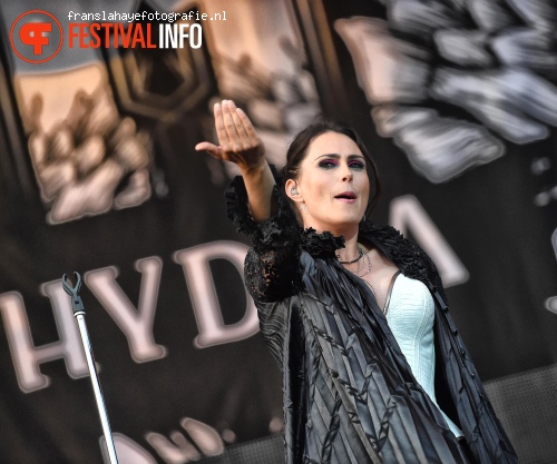 Within Temptation op Graspop Metal Meeting 2015 foto