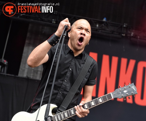 Danko Jones op Graspop Metal Meeting 2015 foto