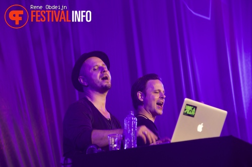 Pamb & Harsh op We Are Electric 2015 foto