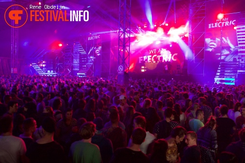 Chase & Status op We Are Electric 2015 foto