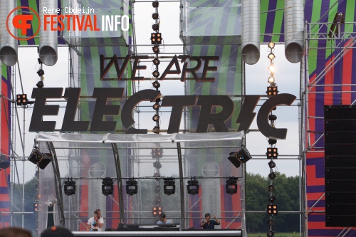 Tiga op We Are Electric 2015 foto