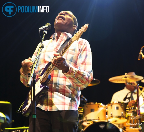 The Robert Cray Band op The Robert Cray Band - 24/06 - Paard van Troje foto