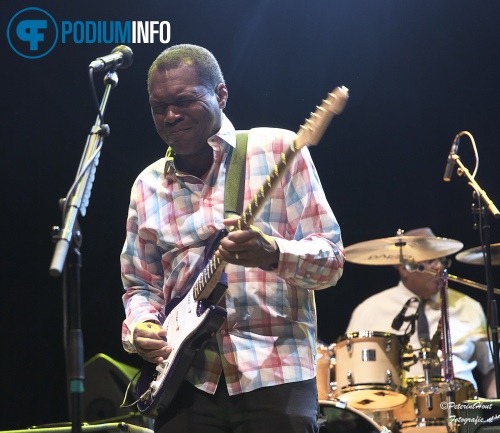 The Robert Cray Band op The Robert Cray Band - 24/06 - Paard van Troje foto
