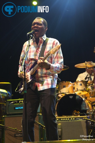 The Robert Cray Band op The Robert Cray Band - 24/06 - Paard van Troje foto