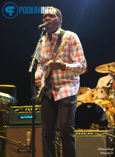 The Robert Cray Band op The Robert Cray Band - 24/06 - Paard van Troje foto