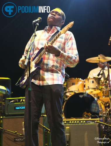 The Robert Cray Band op The Robert Cray Band - 24/06 - Paard van Troje foto