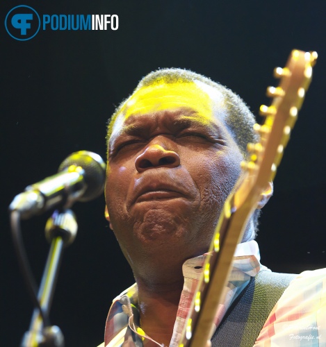 The Robert Cray Band op The Robert Cray Band - 24/06 - Paard van Troje foto