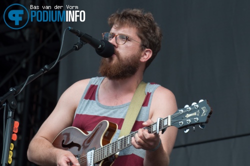 Bear's Den op Mumford and Sons - 04/05 - Goffertpark foto