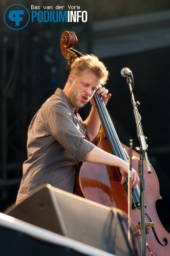 Mumford & Sons op Mumford and Sons - 04/05 - Goffertpark foto