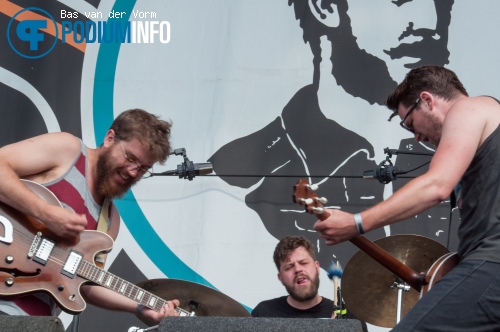 Bear's Den op Mumford and Sons - 04/05 - Goffertpark foto