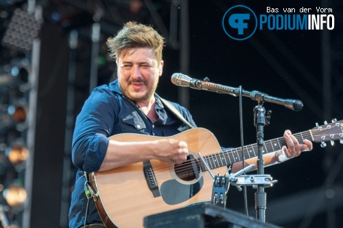 Mumford & Sons op Mumford and Sons - 04/05 - Goffertpark foto