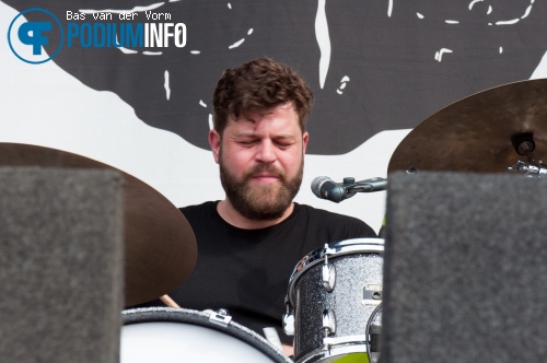 Bear's Den op Mumford and Sons - 04/05 - Goffertpark foto