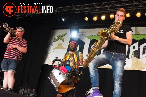 Too Many Zooz op Metropolis Festival 2015 foto