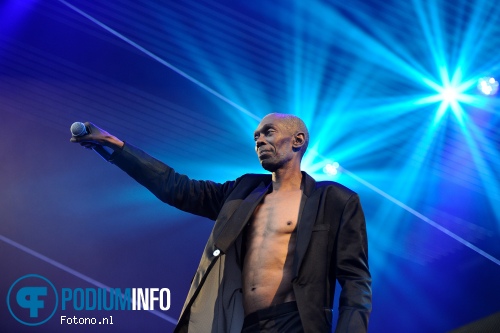 Faithless op Faithless - 05/07 - Strijp-S foto