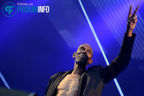 Faithless op Faithless - 05/07 - Strijp-S foto