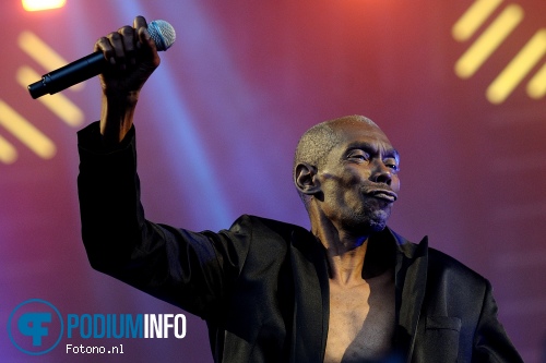 Faithless op Faithless - 05/07 - Strijp-S foto